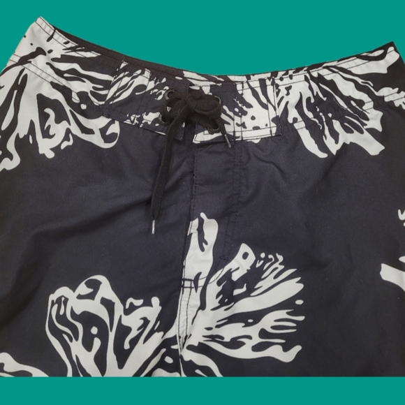 Cabostyle Men's Tropical Swimtrunks/Shorts - Picture 5 of 12